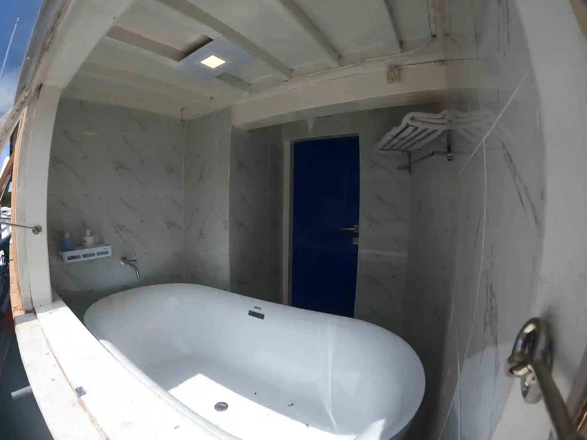 Master Cabin with Balcony & Bathtub - Image 1